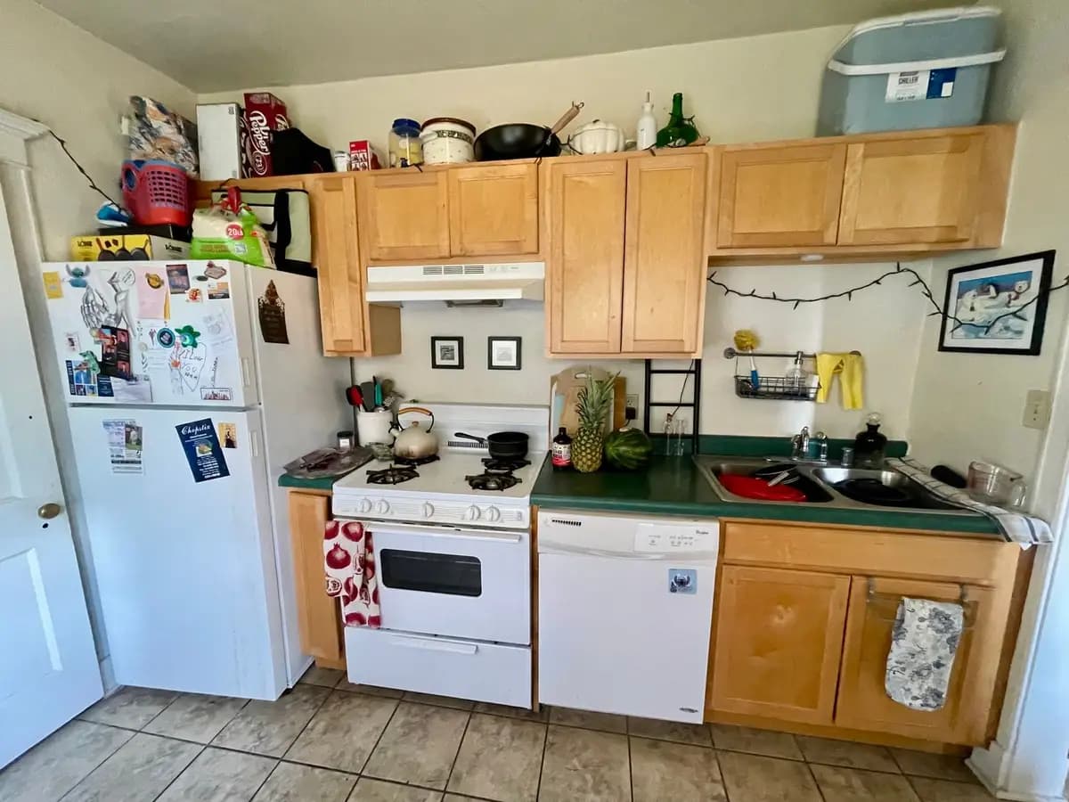 2422 E. Bradford Ave - Apartment - 17