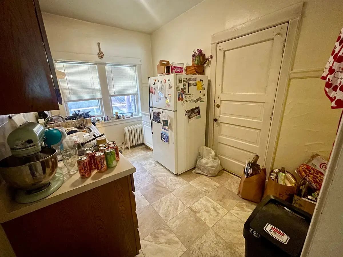 2422 E. Bradford Ave - Apartment - 27