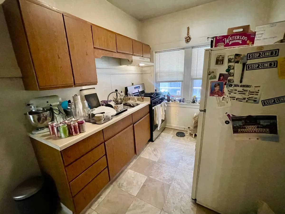 2422 E. Bradford Ave - Apartment - 29