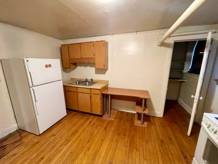 Milwaukee County apartments for rent - image - large (6).jpeg