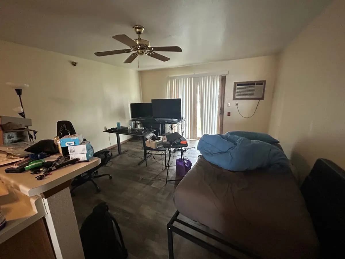 2101 S. 75th St. - Apartment - 6