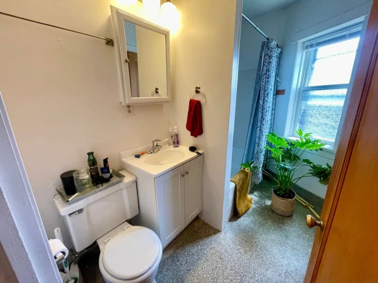 Milwaukee County apartments for rent - image - large (5).jpeg