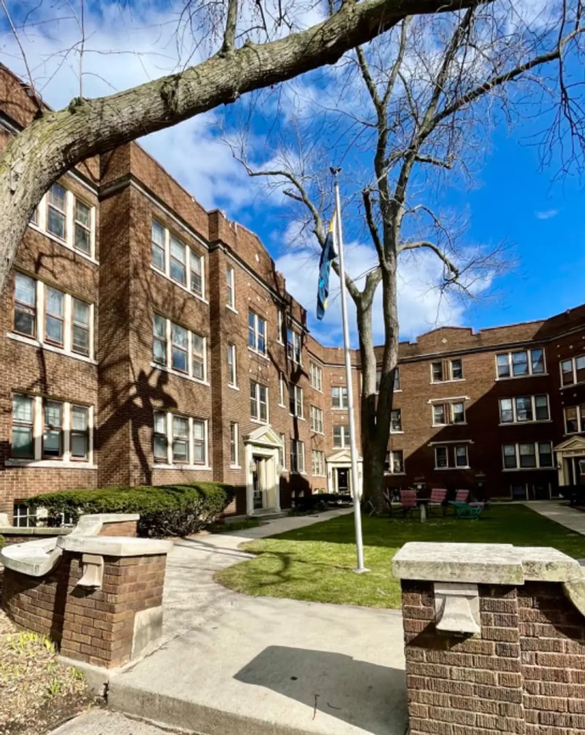 Milwaukee County apartments for rent - Property image - 2520 N Lake Dr. - 1