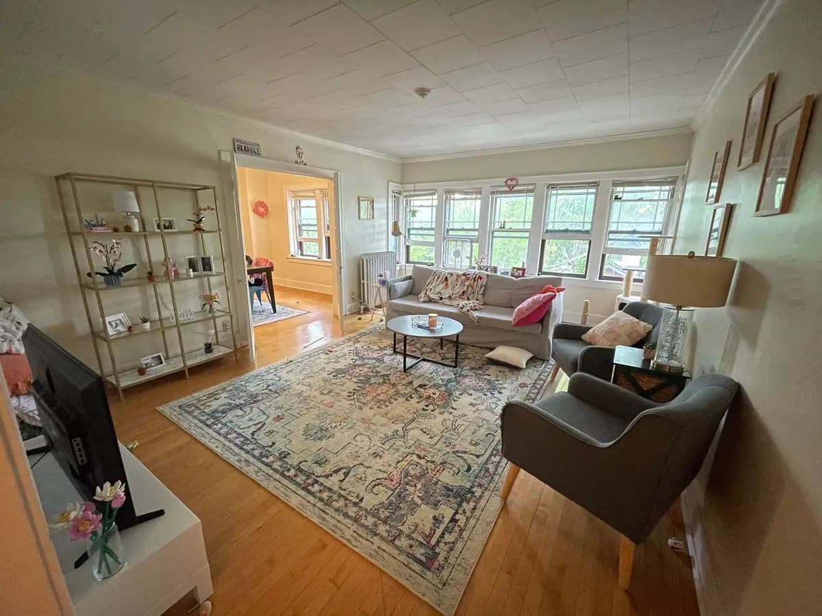 Milwaukee County apartments for rent - Property image - 1812 E Belleview Pl - 2