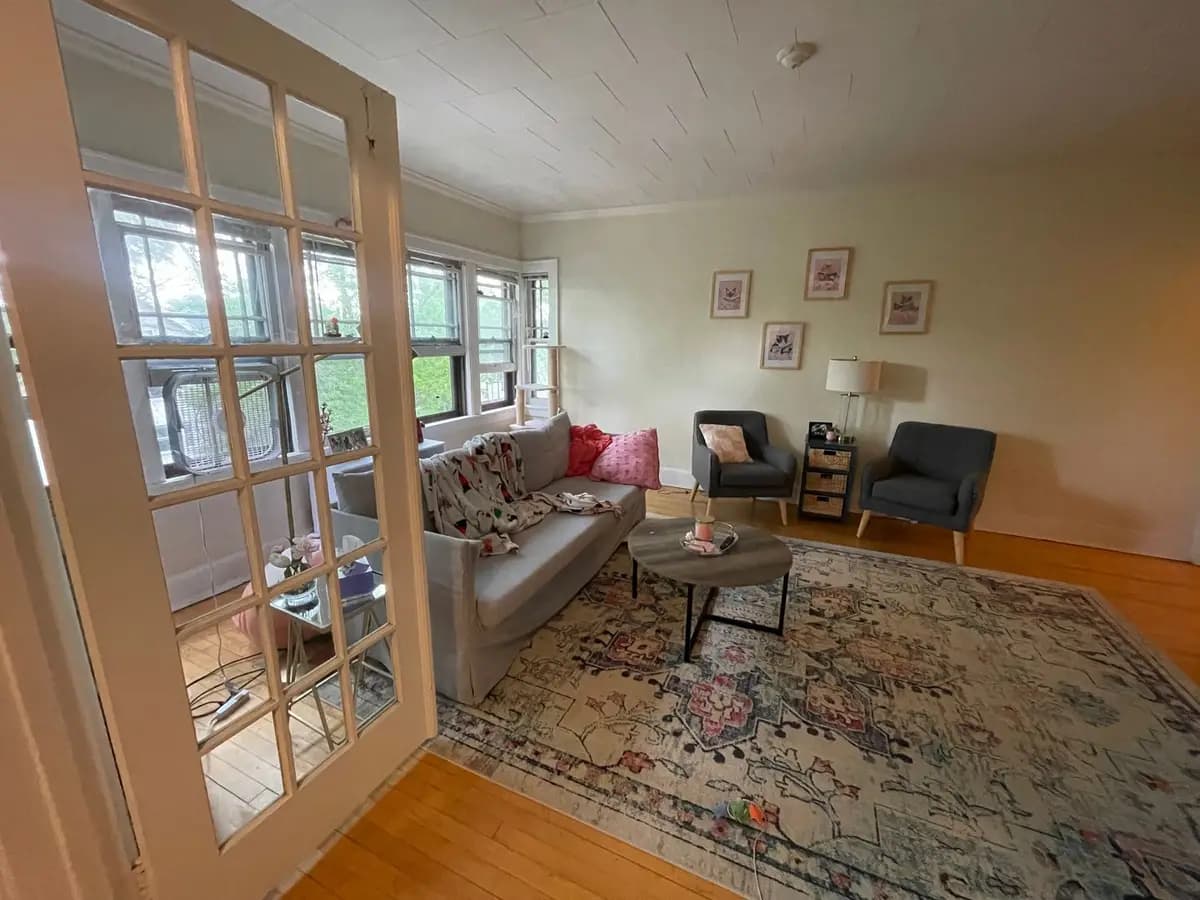 Milwaukee County apartments for rent - Property image - 1812 E Belleview Pl - 3