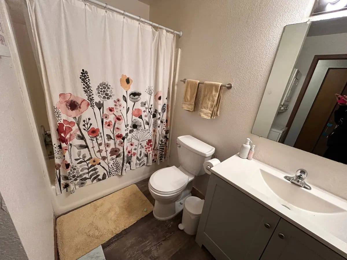 2105 S. 75th St. - Apartment - 11