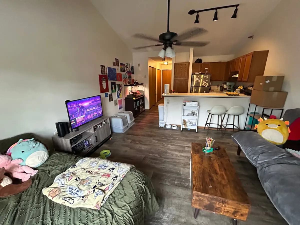 2105 S. 75th St. - Apartment - 10