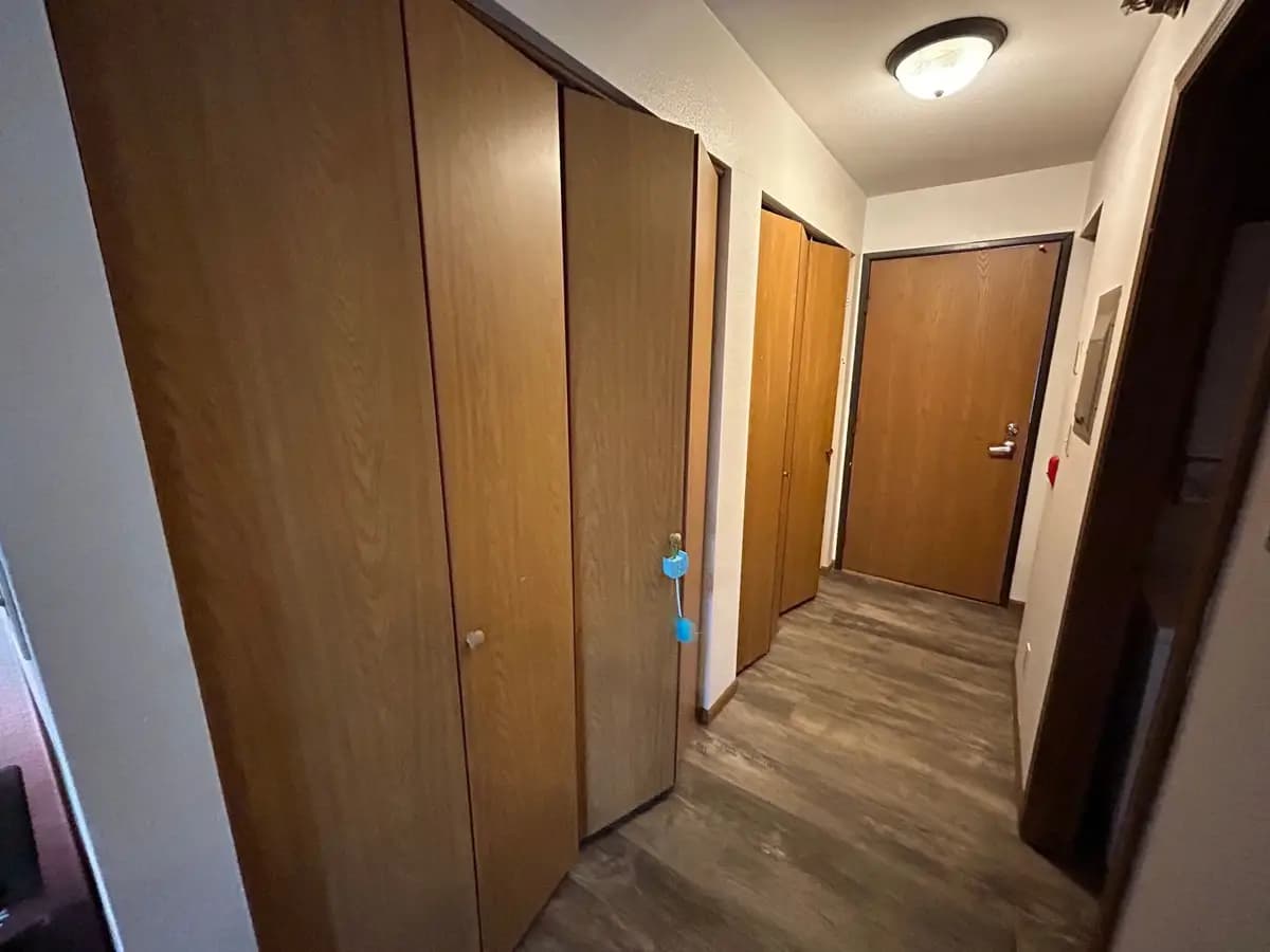2101 S. 75th St - Apartment - 13
