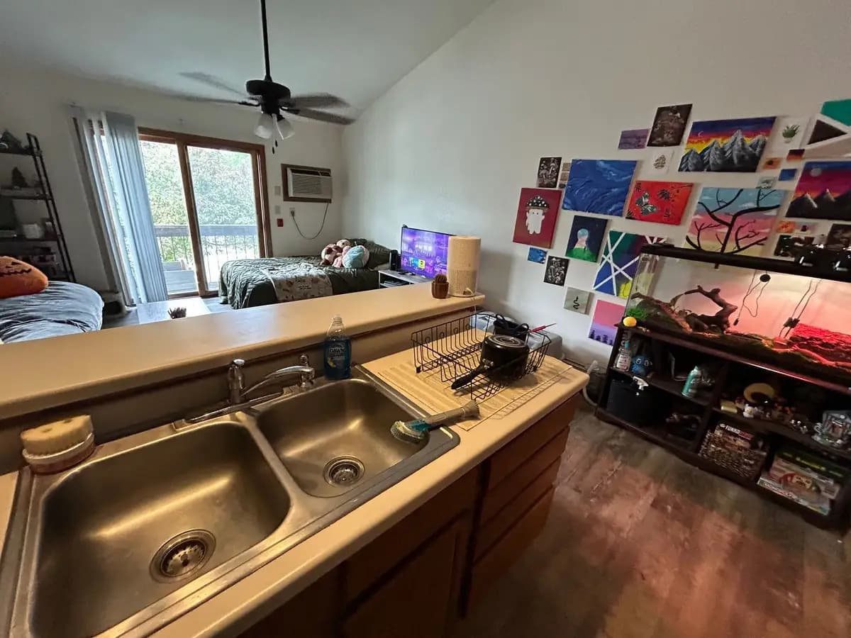 2101 S. 75th St - Apartment - 5