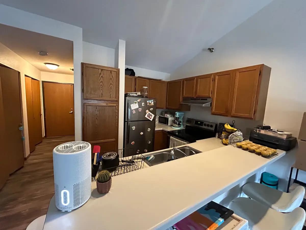 2101 S. 75th St - Apartment - 6