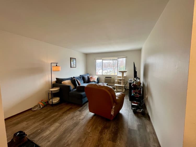 Milwaukee County apartments for rent - image - large (1).jpeg