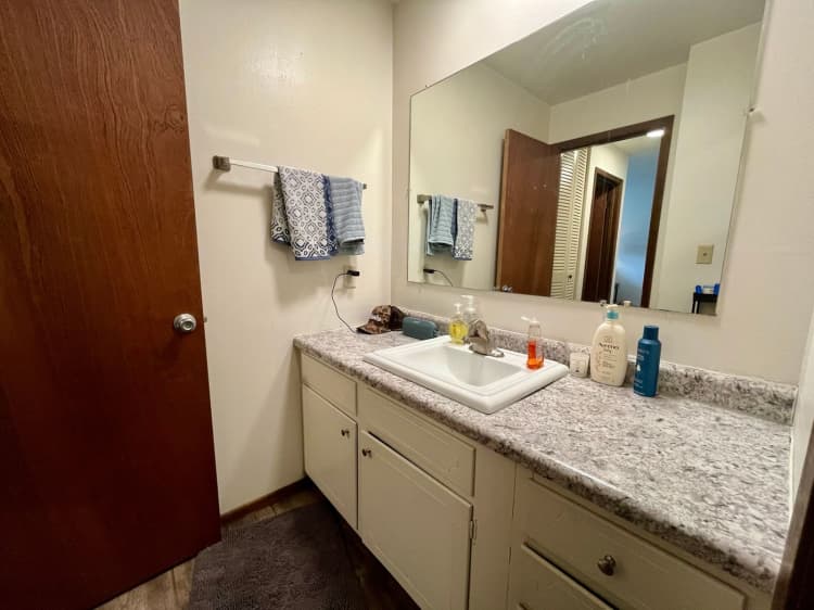 Milwaukee County apartments for rent - image - large (11).jpeg