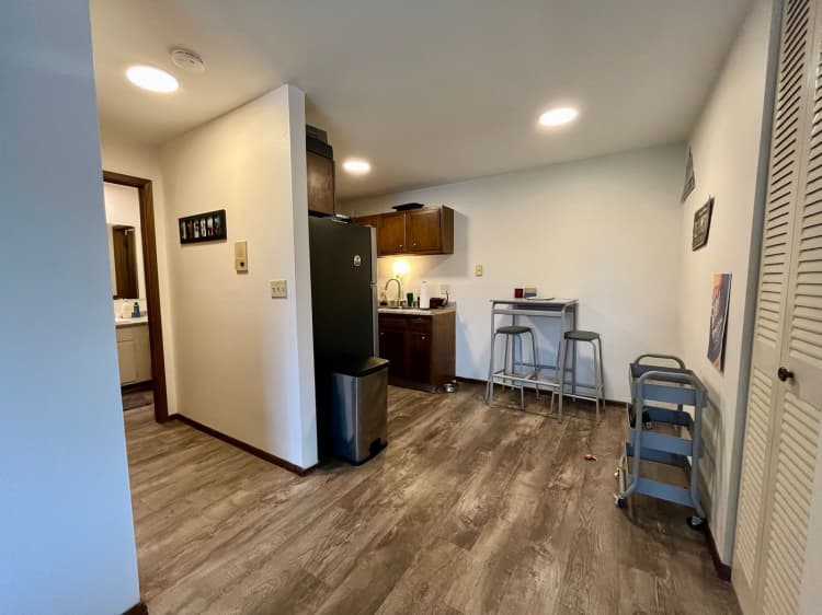 Milwaukee County apartments for rent - image - large (3).jpeg