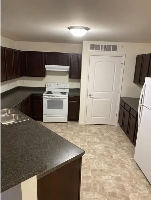 Layton 1900 - Apartment - 1