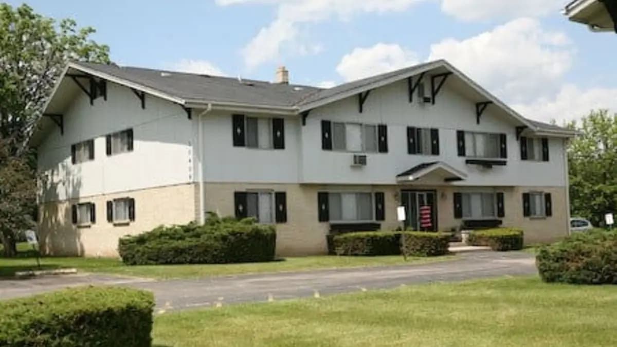 Milwaukee County apartments for rent - Property image - Westover Apartments - 1