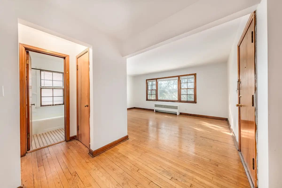 Milwaukee County apartments for rent - Property image - Ardmore Terrace Apartments - 3