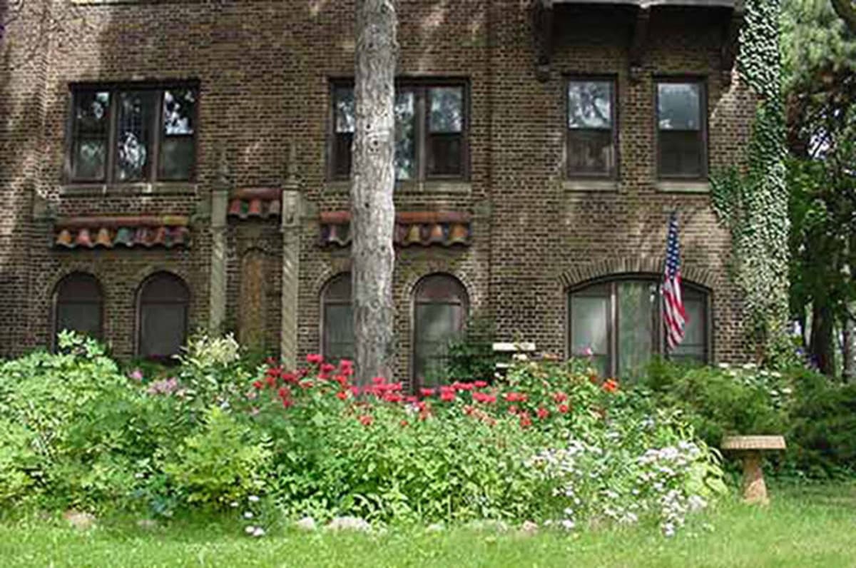 Milwaukee County apartments for rent - Property image - Humboldt Apartments - 2