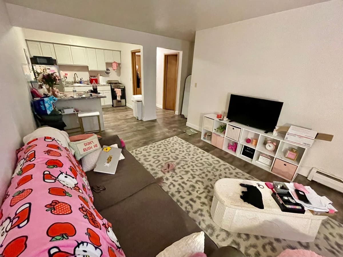 Milwaukee County apartments for rent - image - large (1).jpeg