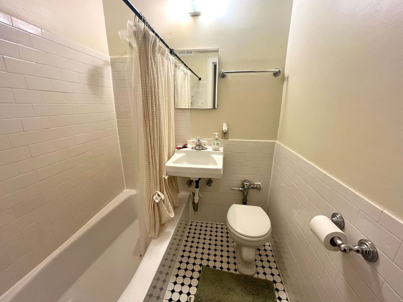 Milwaukee County apartments for rent - image - large (11).jpeg