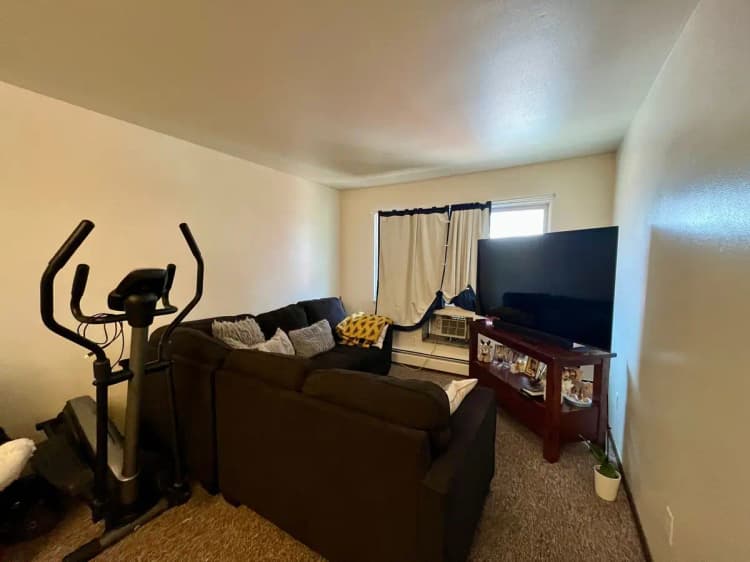 Milwaukee County apartments for rent - image - large (2).jpeg