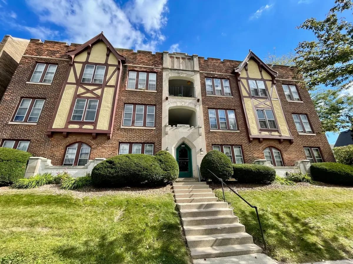 Milwaukee County apartments for rent - Property image - 2556 N. Murray - 2