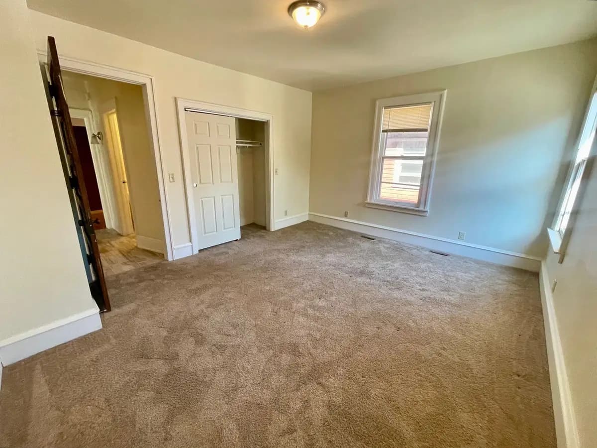 2572 N Murray St. - Apartment - 7