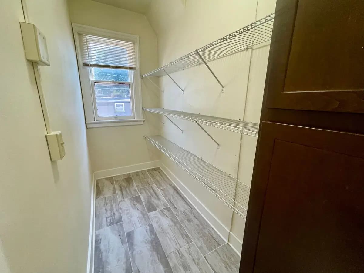 Milwaukee County apartments for rent - image - large (6).jpeg