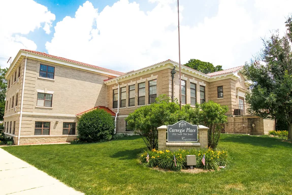 Milwaukee County apartments for rent - image - Carnegie-2-1.jpg