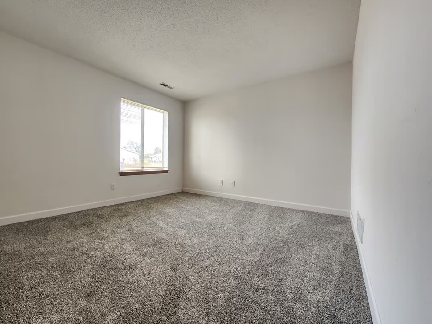 Newbury Place Apartments - Apartment - 34
