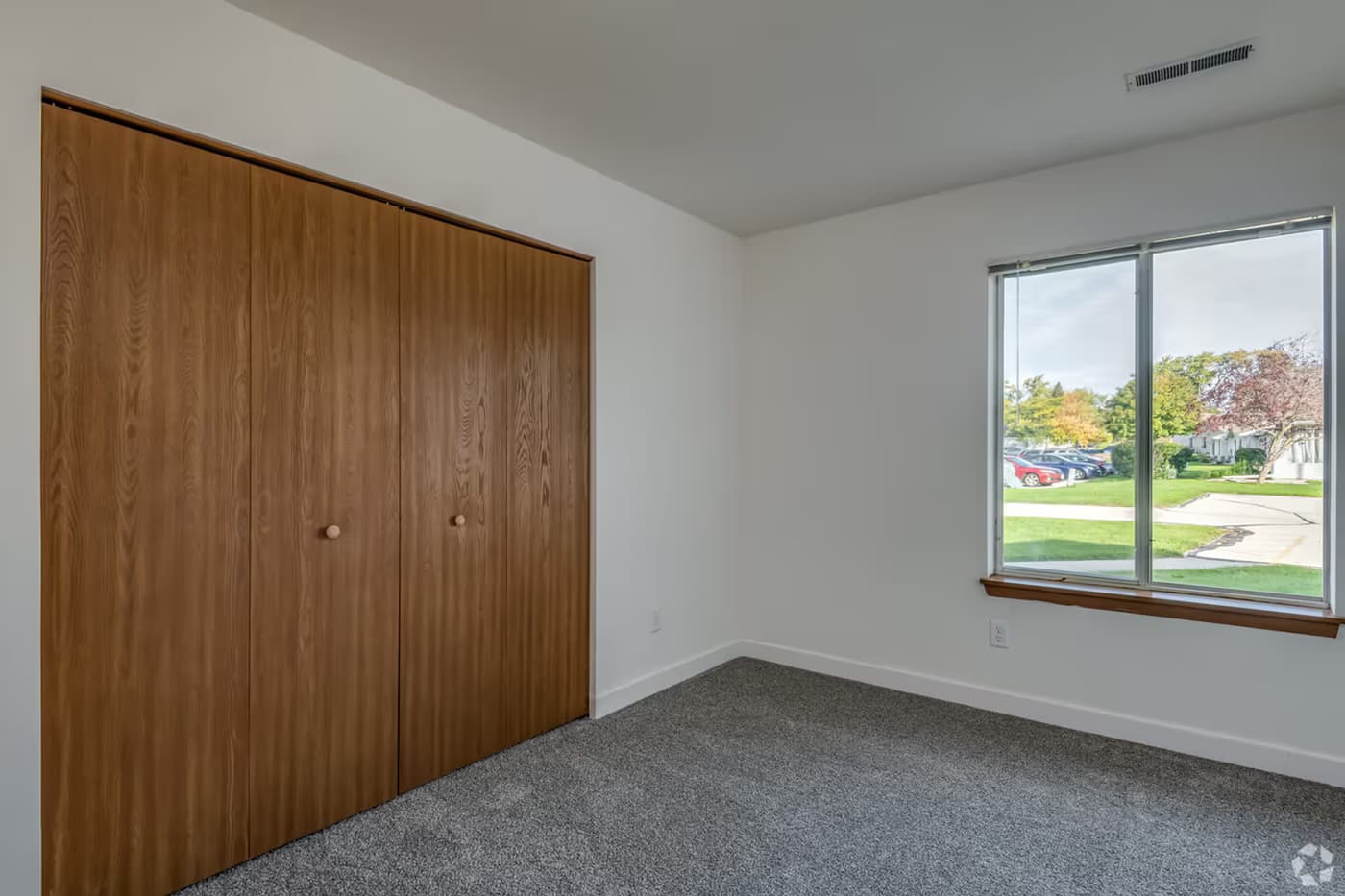 Newbury Place Apartments - Apartment - 39