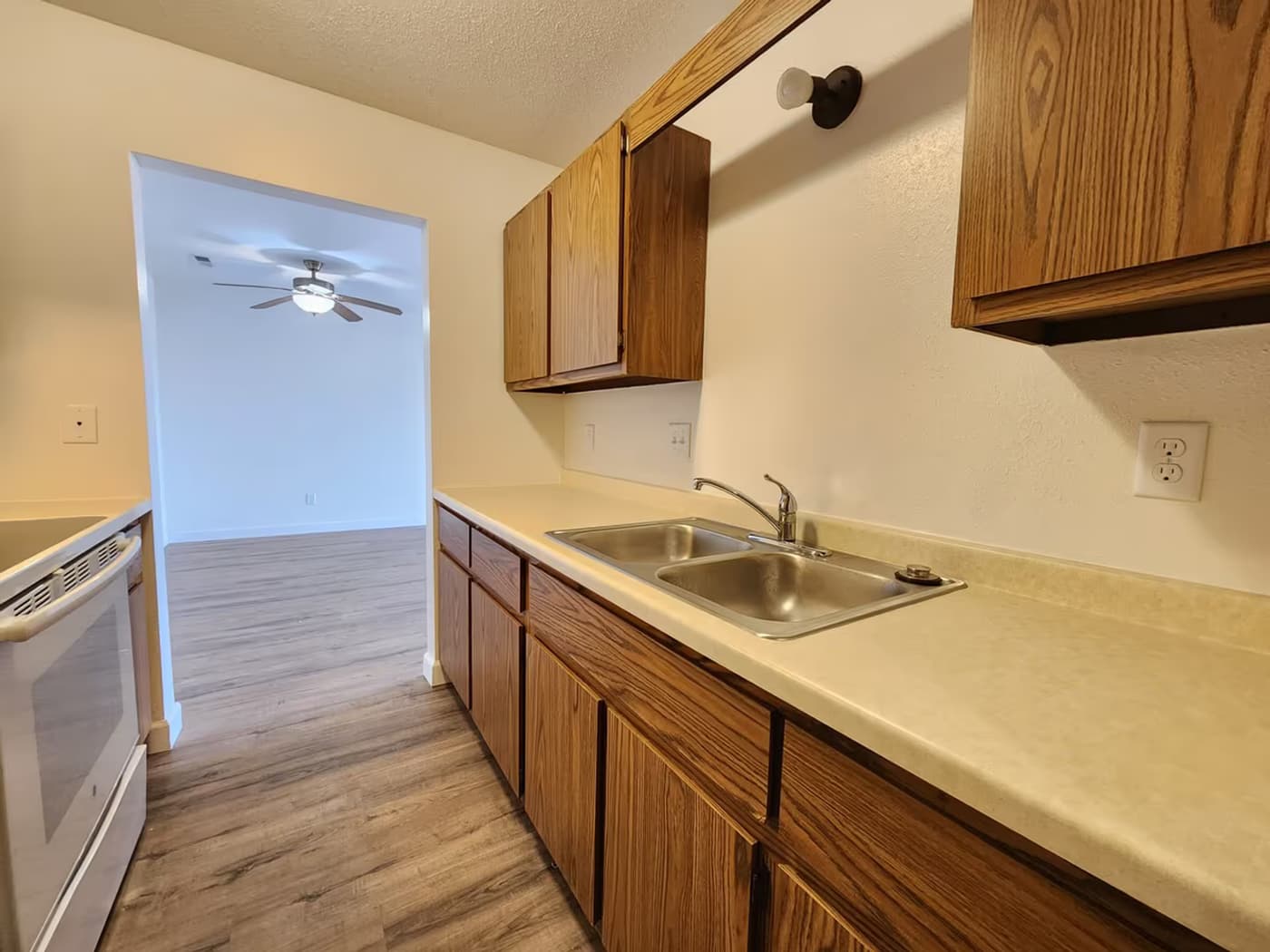 Newbury Place Apartments - Apartment - 25