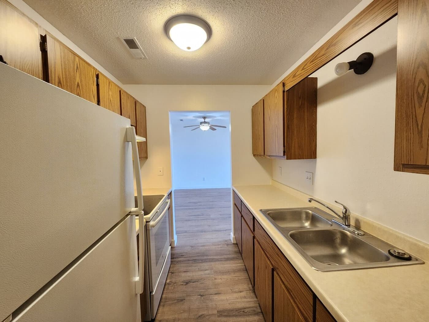 Newbury Place Apartments - Apartment - 19