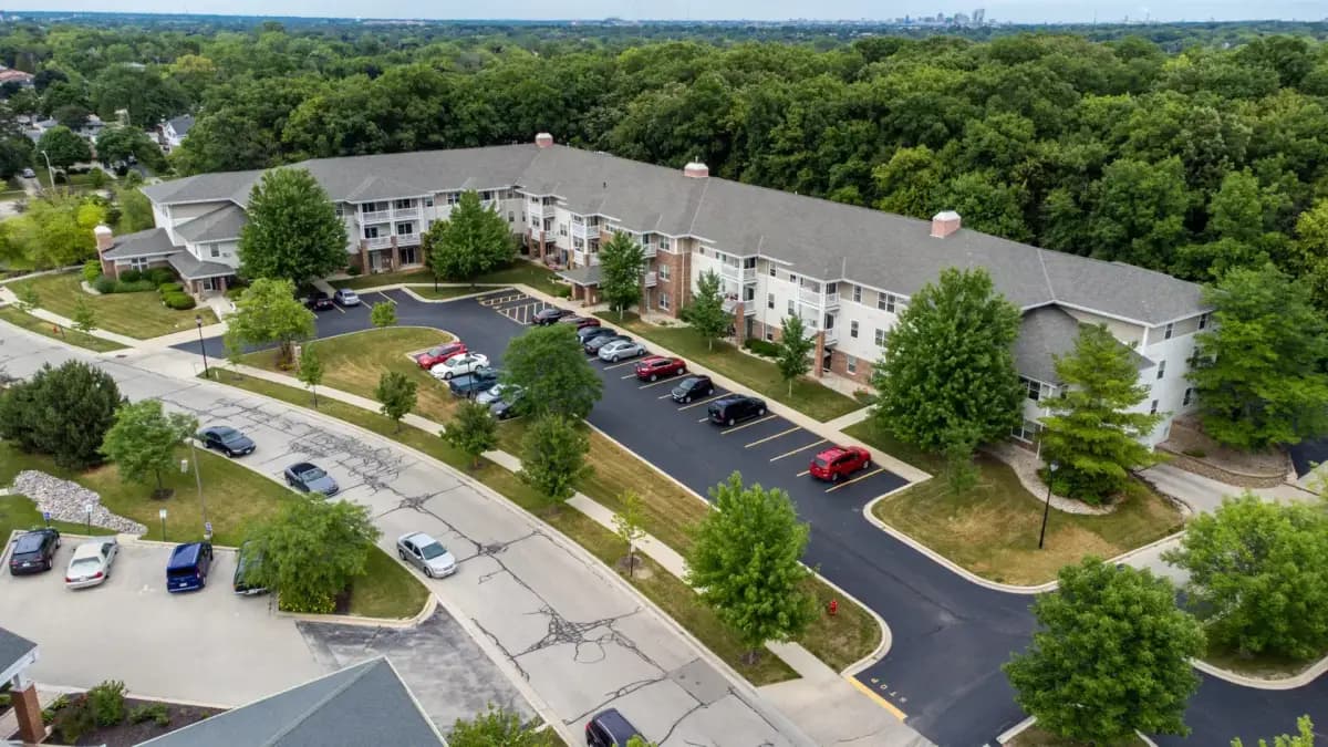 Milwaukee County apartments for rent - Property image - Crestview Of Woodland Ridge - 2