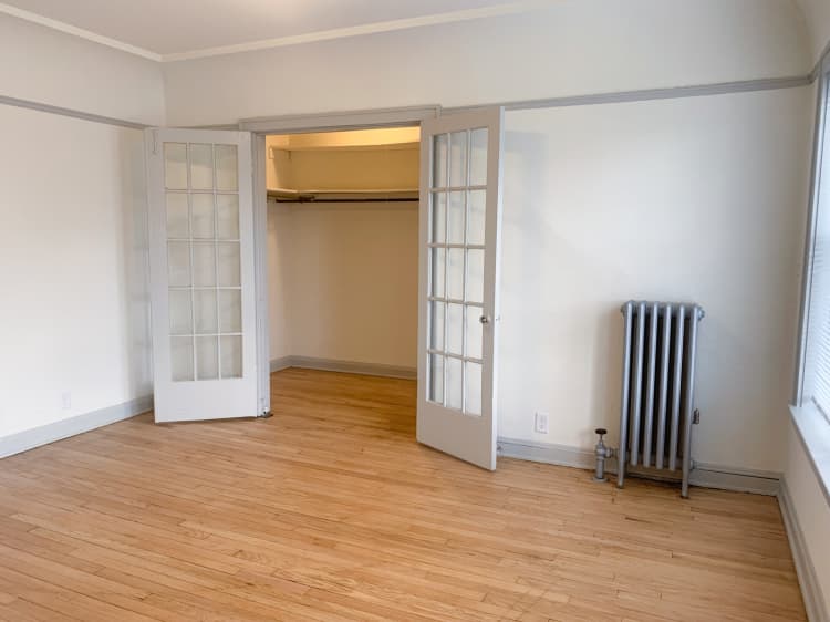 Milwaukee County apartments for rent - image - Studio Living Area