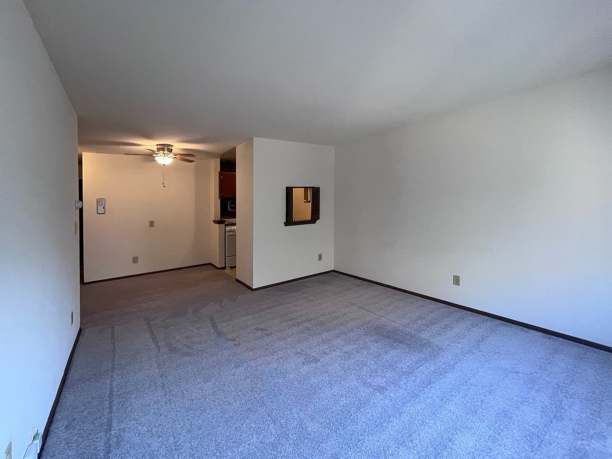 3245 N Oakland - Apartment - 13