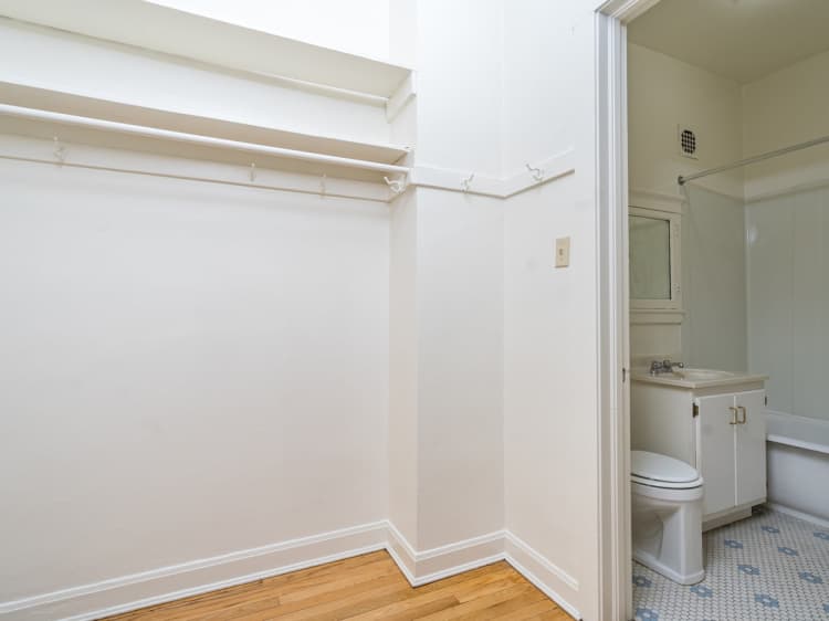 Milwaukee County apartments for rent - image - Ivanhoe Storage Space