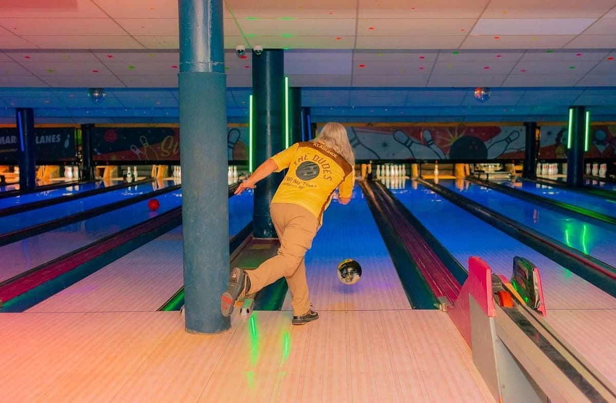 Milwaukee County apartments for rent - image - Landmark Lanes