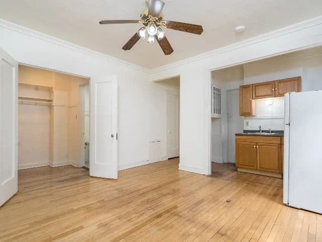 Milwaukee County apartments for rent - image - Ivanhoe Studio