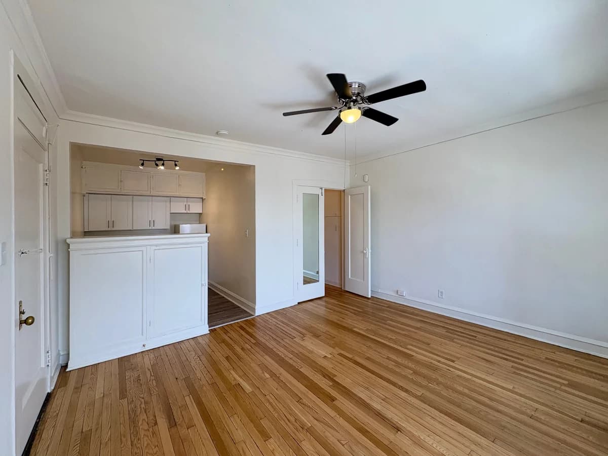 Ivanhoe - Apartment - 82