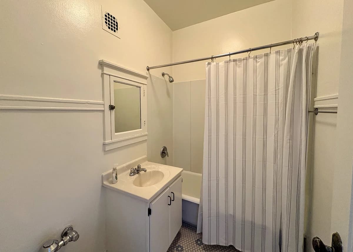Ivanhoe - Apartment - 145