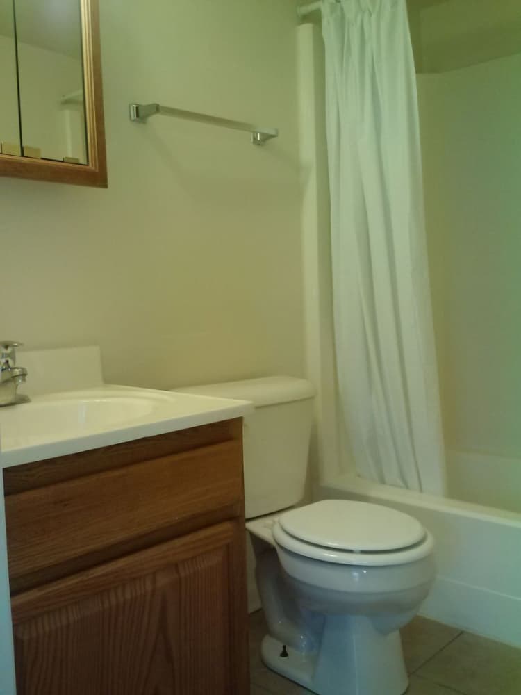 Milwaukee County apartments for rent - image - large (10).jpg