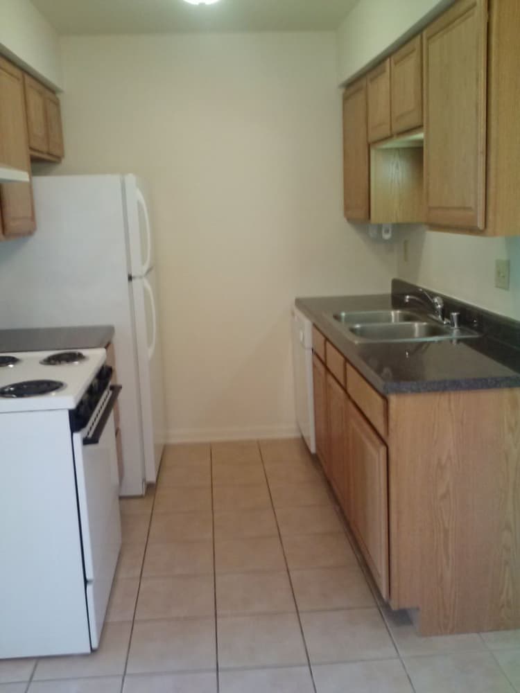 Milwaukee County apartments for rent - image - large (14).jpg