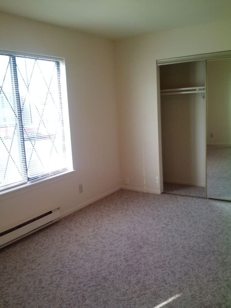 Milwaukee County apartments for rent - image - large (7).jpg