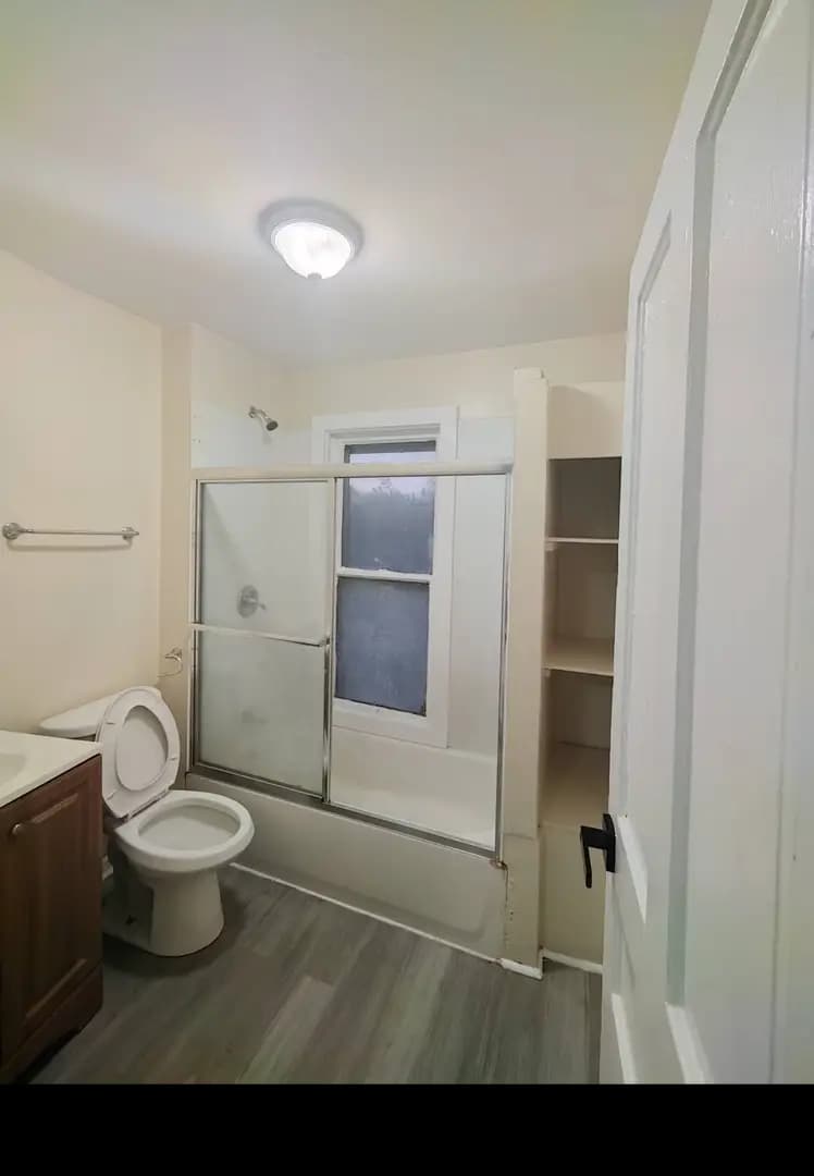 2753 N Holton St - Apartment - 7