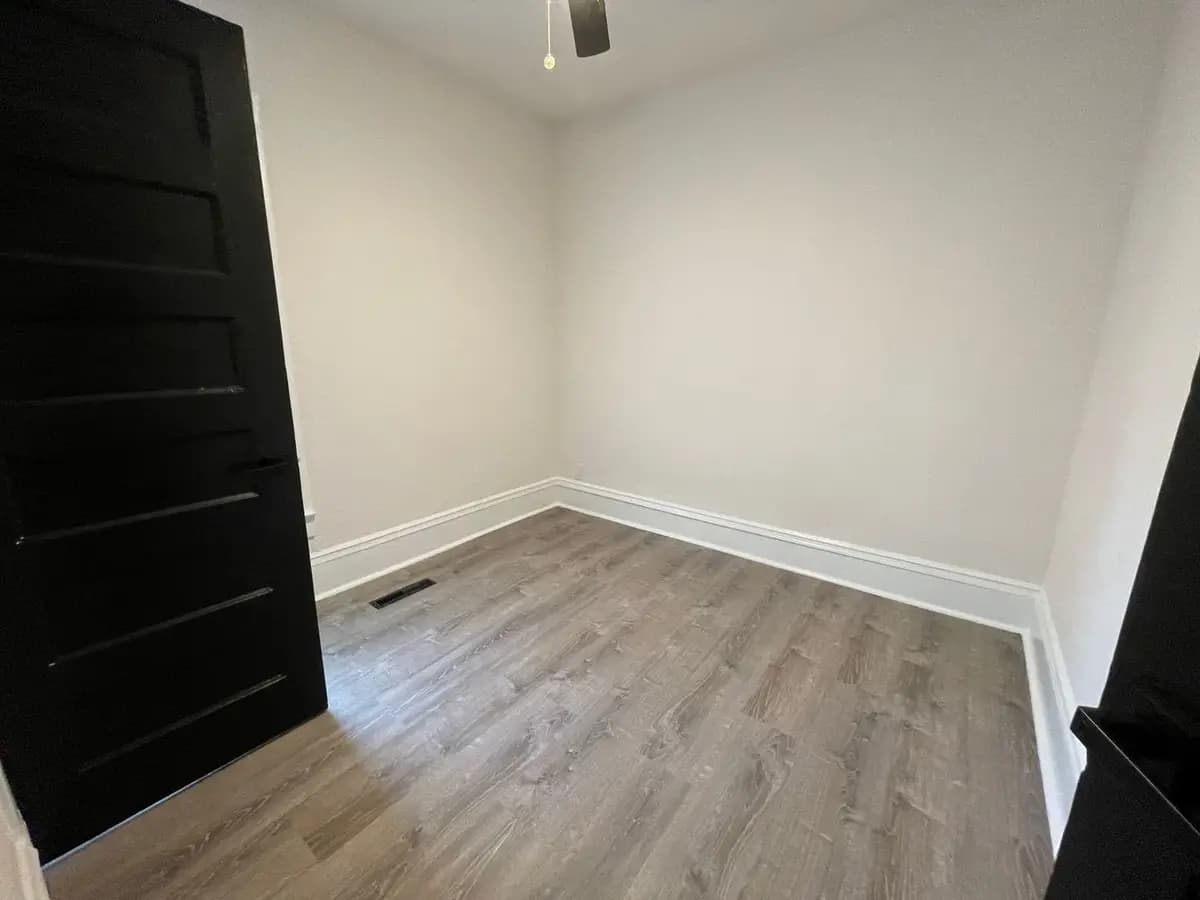 122-124 E Lloyd - Apartment - 5