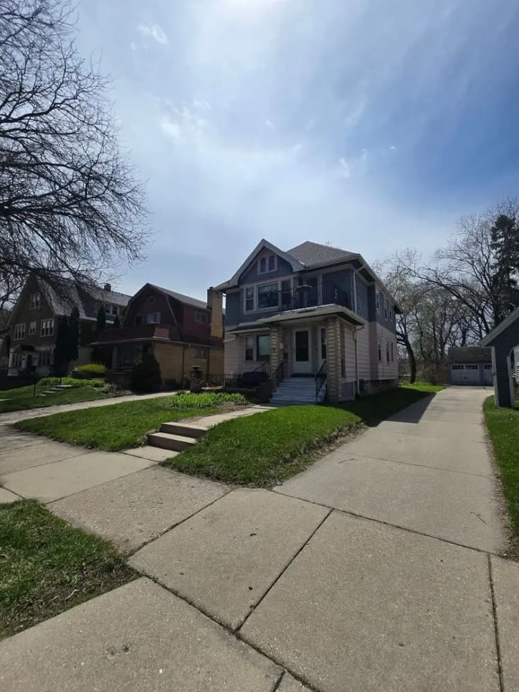 Milwaukee County apartments for rent - image - large.jpg