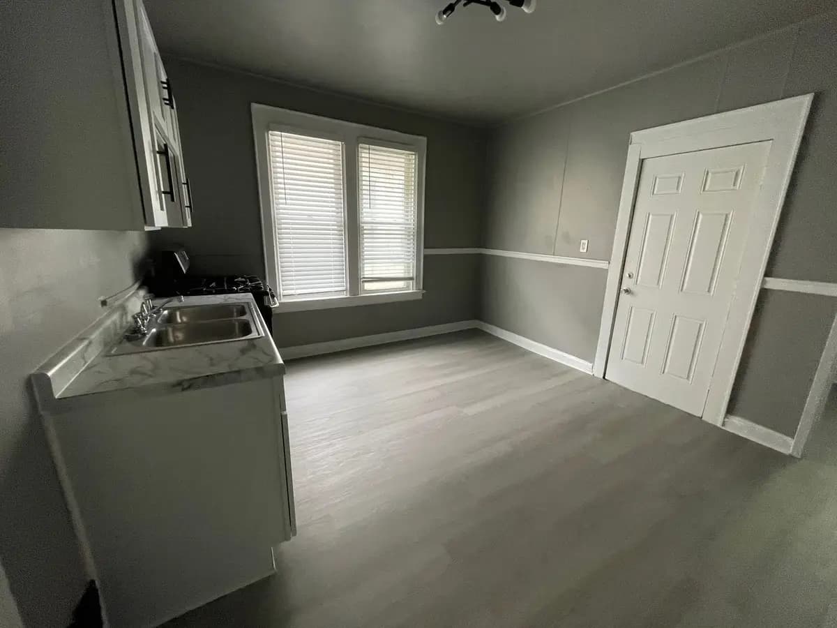 3231-3233 N Buffum - Apartment - 5
