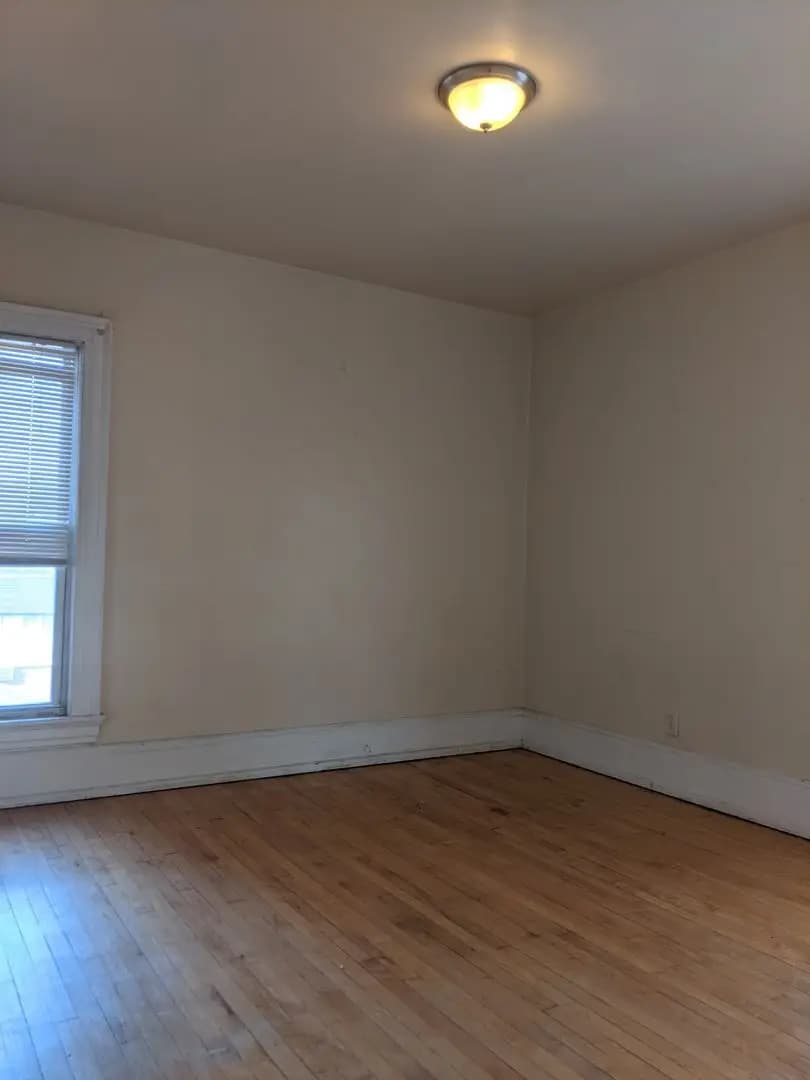 2629 N Maryland Ave - Apartment - 2