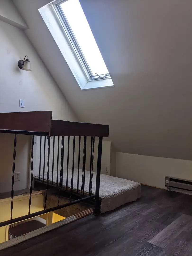 2629 N Maryland Ave - Apartment - 6