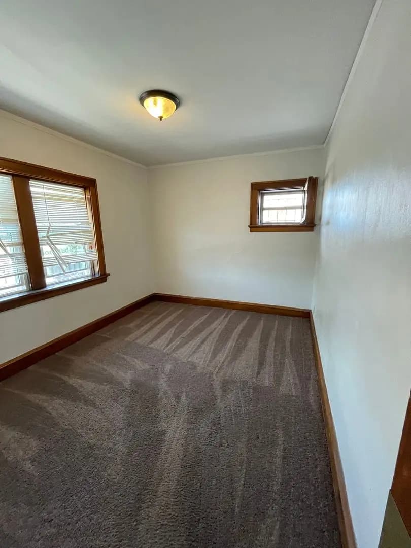 3072 N 49th St - Apartment - 6